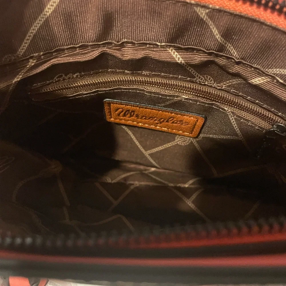 Wrangler Two-Tone Pink Crossbody Bag - Picture 3 of 4